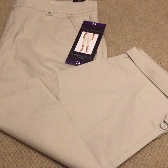 gloria vanderbilt cuffed utility capri